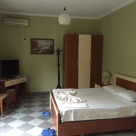 Hostel Grande House Тирана Экстерьер фото