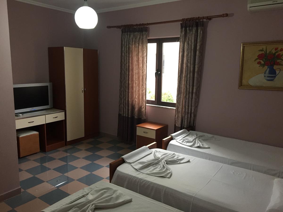 Hostel Grande House Тирана Экстерьер фото