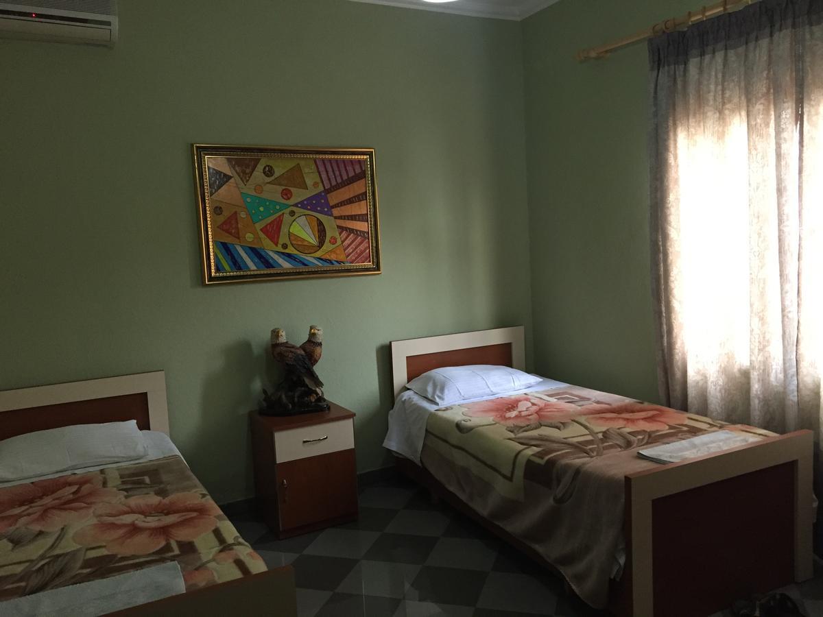 Hostel Grande House Тирана Экстерьер фото