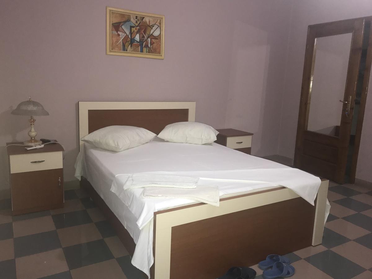 Hostel Grande House Тирана Экстерьер фото